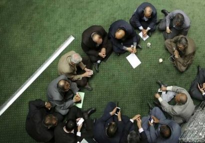 سرانجام دورهمی احمدی‌نژادی‌ها در مجلس/ حدادی: اشخاص معیار نیستند