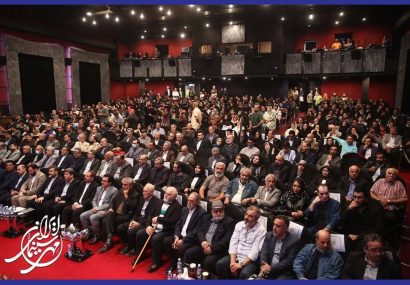 تندیس زرین و لوح تقدیر جشن مهر سینمای ایران به فیلمساز گیلانی رسید