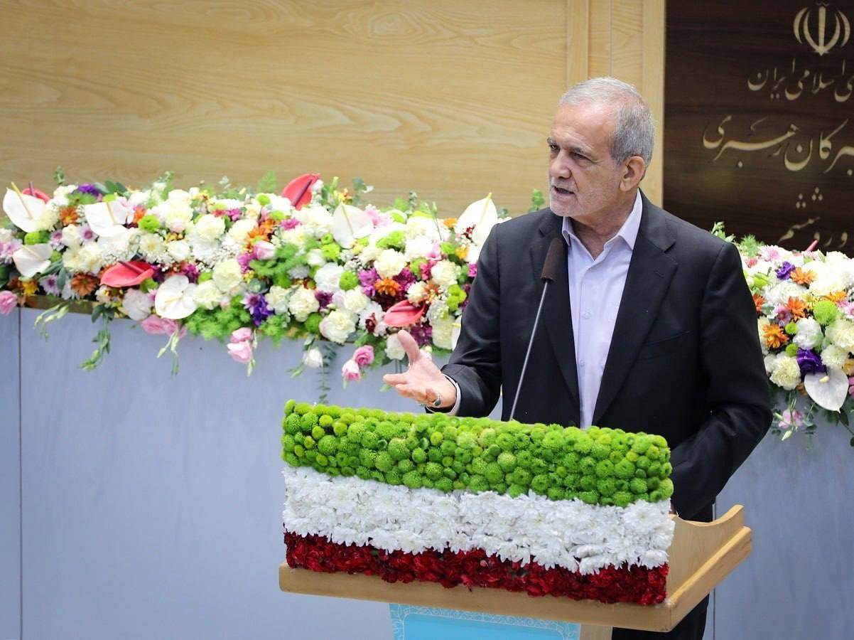انتقاد پزشکیان از مداخلات سیاسی در انتصابات مدیریتی