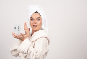 آب اکسیژنه: راز جوانی و طراوت پوست، اما با احتیاط!