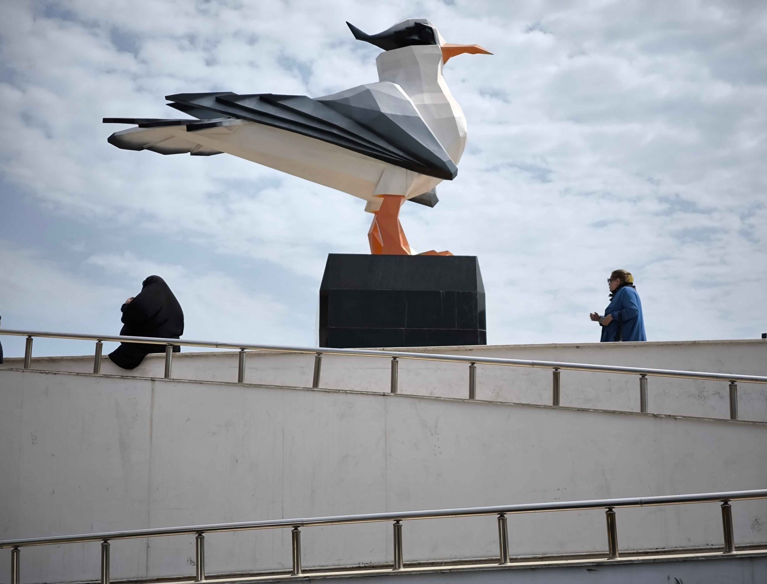 نگاه پیوسته، دید ناپیوسته در کمینه‌گرایی بصری