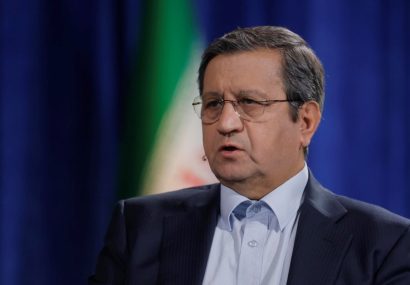 اولین اظهارات همتی پس از بازگشت به بانک مرکزی: مردم بازگشت ثبات به اقتصاد کشور را می‌بینند/ با ناترازی بانک‌ها برخورد می‌کنم/ حتما به بازار سرمایه کمک خواهم کرد/ بساط فساد و رانت ناشی از چند نرخی بودن ارز را جمع خواهیم کرد/ درباره موسسه ملل آماری ندارم