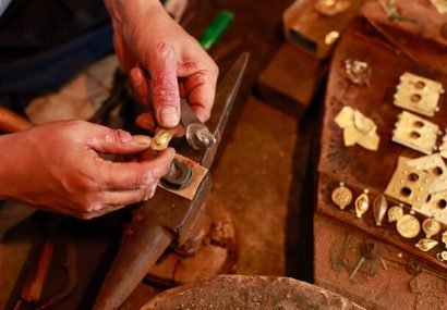 تک‌نرخی شدن ارز و وضعیت ملتهب صنایع دستی ایران