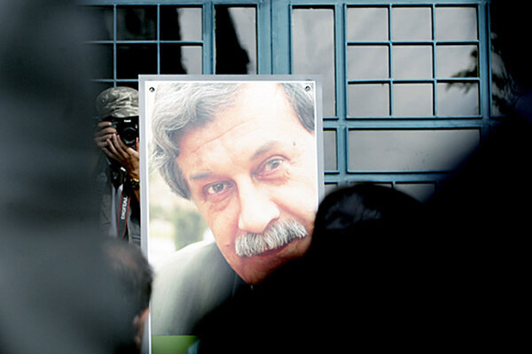 نگاهی به حیات شاعرانه «بچه جوادیه» که خرد را به سفره فکاهه آورد