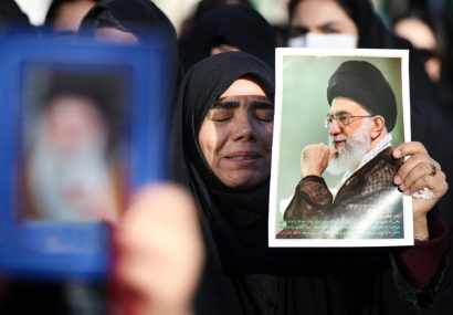 وداع با پیکر مطهر رهبر معظم انقلاب در مصلای امام خمینی(ره)
