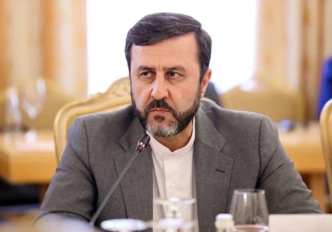 واکنش غریب آبادی به اظهارات وزیر خزانه داری آمریکا