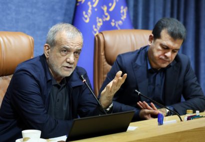پزشکیان: توسعه کشور با نخبگان خلاق و ریسکپذیر محقق میشود، نه با روزمرگی اداری پزشکیان: توسعه کشور با نخبگان خلاق و ریسکپذیر محقق میشود، نه با روزمرگی اداری