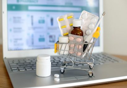 فروش اینترنتی دارو غیرقانونی است / با متخلفان برخورد قاطع میشود فروش اینترنتی دارو غیرقانونی است / با متخلفان برخورد قاطع میشود
