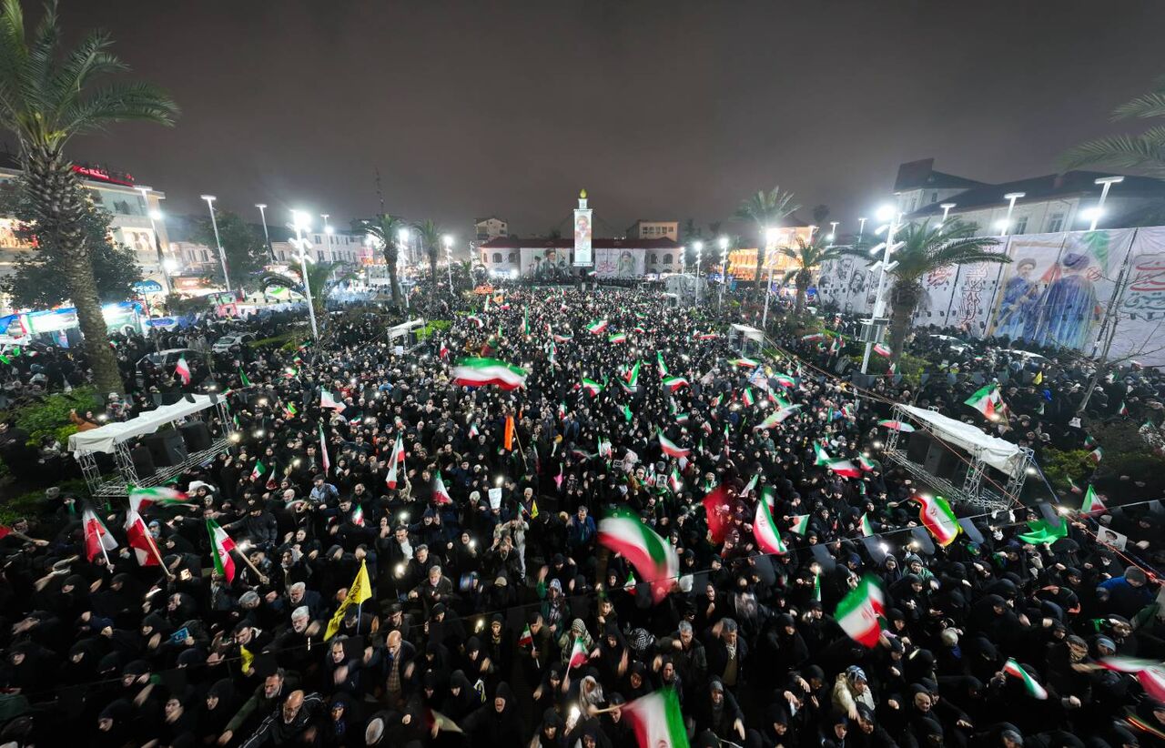 برگزاری پویش استانی شعر «باید برخاست» در گیلان برگزاری پویش استانی شعر «باید برخاست» در گیلان