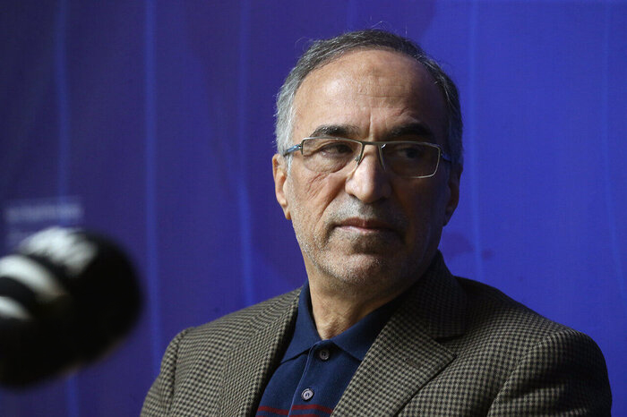 واعظ آشتیانی: قراردادهای نجومی فوتبال درد جامعه را بیشتر می‌کند/ مجلس ورود کند