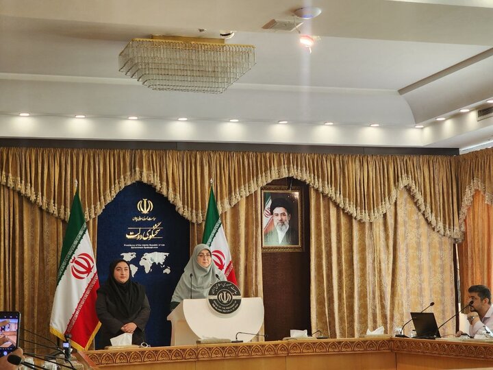 سخنگوی دولت: تمام رقم حاصل از نرخ سوم بنزین صرف معیشت مردم می‌شود