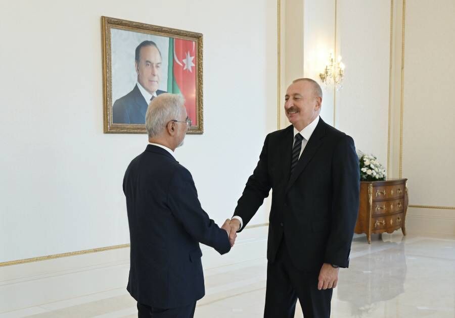 علیاف در دیدار با وزیر کشور ایران بر گسترش همکاریهای دوجانبه تأکید کرد علیاف در دیدار با وزیر کشور ایران بر گسترش همکاریهای دوجانبه تأکید کرد