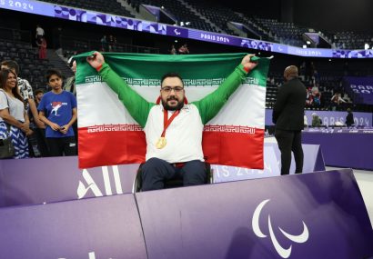 رستمی پرچمدار ایران در ناگویا