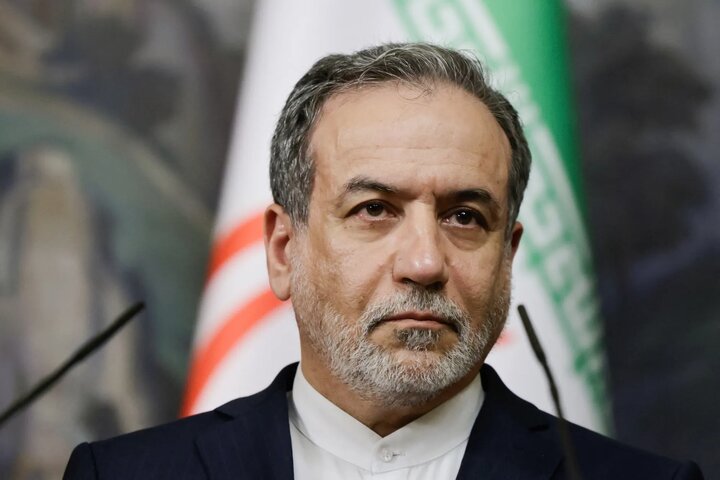 واکنش عراقچی به خبر دروغین اخراج دیپلماتهای ایرانی از نیویورک واکنش عراقچی به خبر دروغین اخراج دیپلماتهای ایرانی از نیویورک