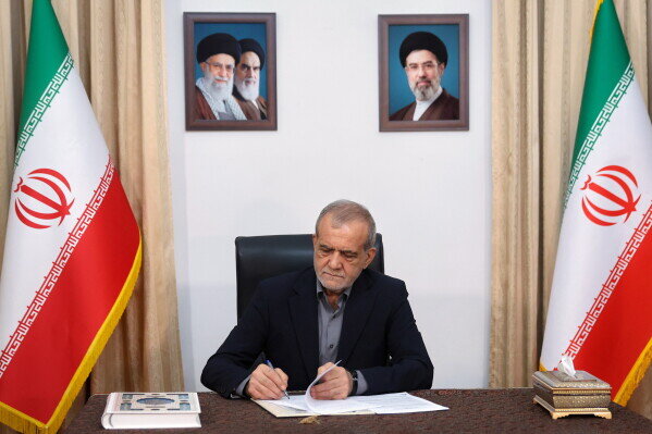 دستمریزاد پزشکیان به قهرمانان کشتی فرنگی دستمریزاد پزشکیان به قهرمانان کشتی فرنگی